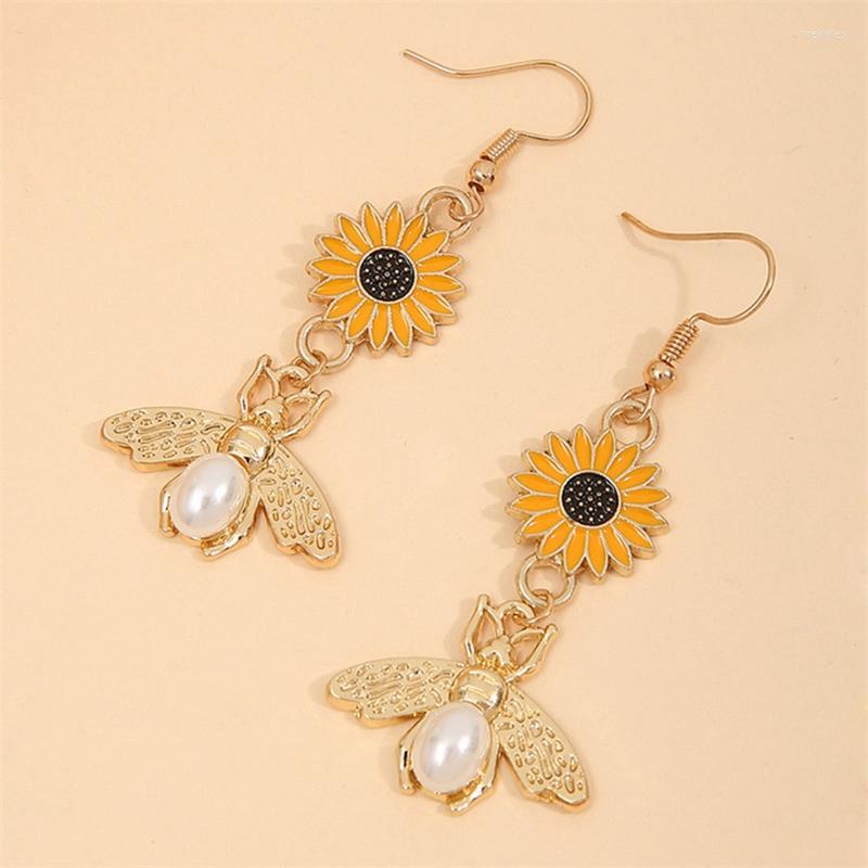 Stud Earrings 2022 Selling Sunflower Tiny Honey Bee White Yellow Zircon Stone Animal Jewelry