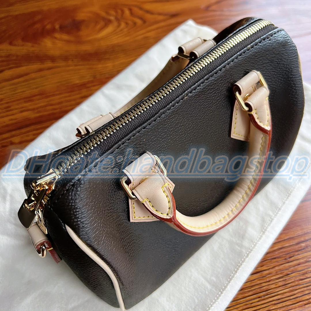 Luxurys Designers Bags SPEEDY NANO 20 25 Shoulder Bag leather clutch pochette handbag classic Mini travel quality Women's men famous handbags tote crossbody purse, Carton
Luxurys Designers Bags SPEEDY NANO 20 25 Shoulder Bag leather clutch pochette handbag classic Mini travel quality Women's men famous handbags tote crossbody purse, Carton