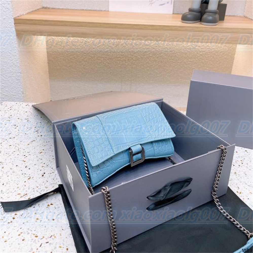 Top Luxury Designers Handbag Bag Shoulder Crossbody Purse Alligator Half Moon Backpack Letters Shopping Tote Hasp Zipper Pocket Crocodile Women Purse, Paper box 
Top Luxury Designers Handbag Bag Shoulder Crossbody Purse Alligator Half Moon Backpack Letters Shopping Tote Hasp Zipper Pocket Crocodile Women Purse, Paper box