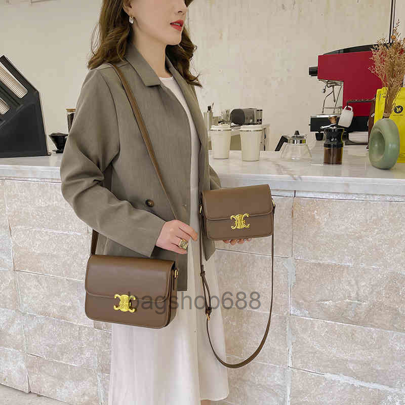 designer bags triumph new small square bag Lisa same tofu One Shoulder Messenger portable stewardess female
designer bags triumph new small square bag Lisa same tofu One Shoulder Messenger portable stewardess female