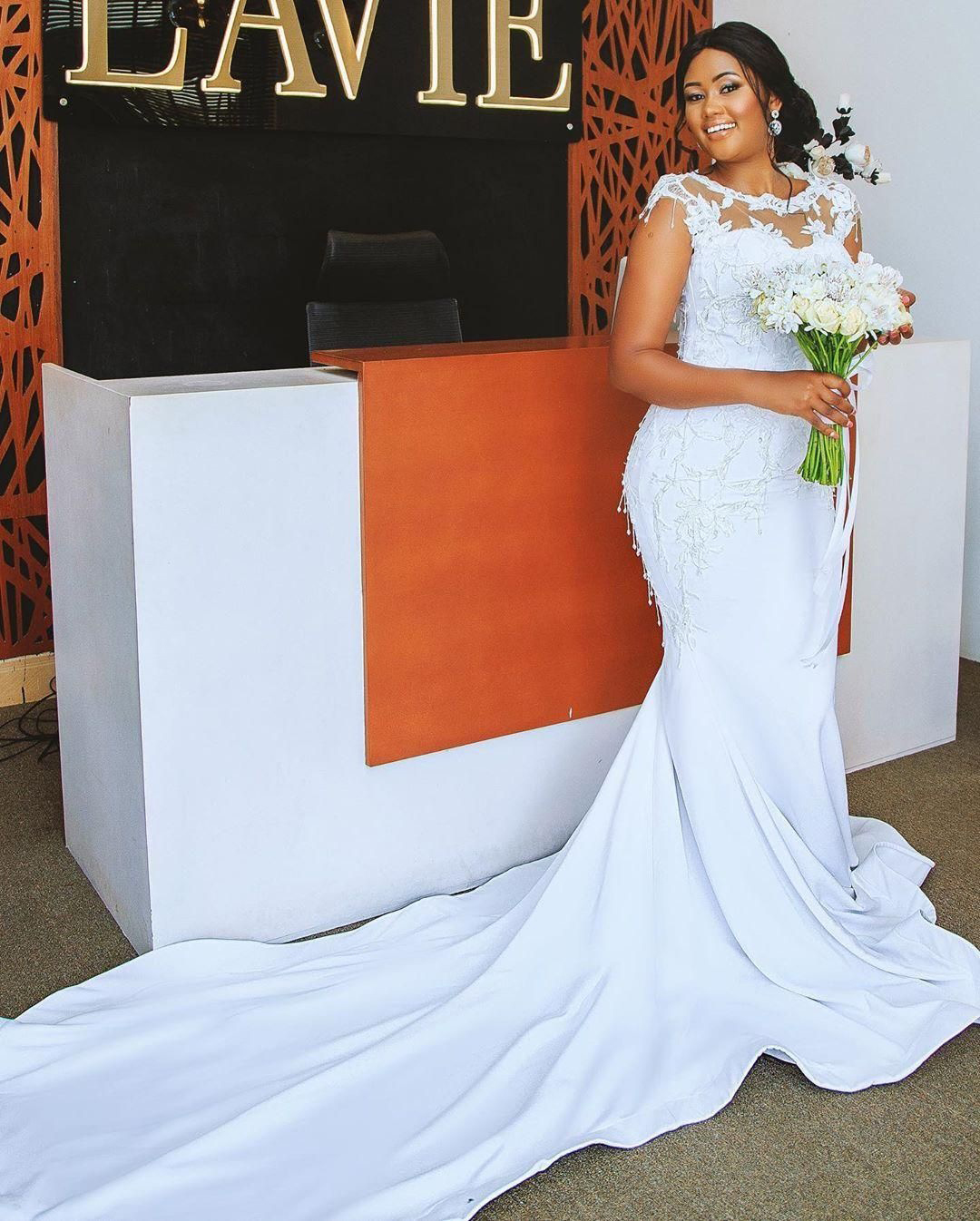 Plus Size Arabic Aso Ebi Lace Beaded Mermaid Sheer Neck Bridal Dresses Satin Wedding Gowns