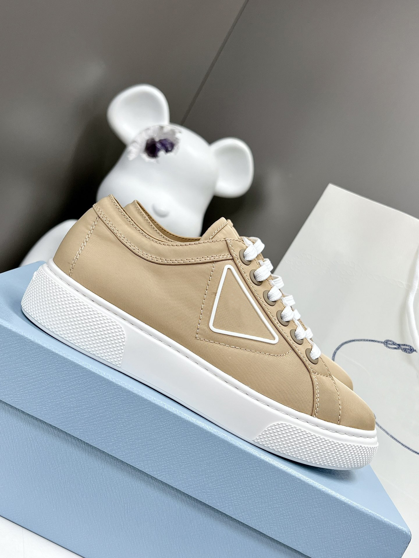 Hot shoes Double Wheel Nylon Gabardine Sneaker Chunky Lightweight Sole Shoes For Women White Blue Desert Beige Platform Canvas Sneakers Inspired 35-41, Sky blue
Hot shoes Double Wheel Nylon Gabardine Sneaker Chunky Lightweight Sole Shoes For Women White Blue Desert Beige Platform Canvas Sneakers Inspired 35-41, Sky blue