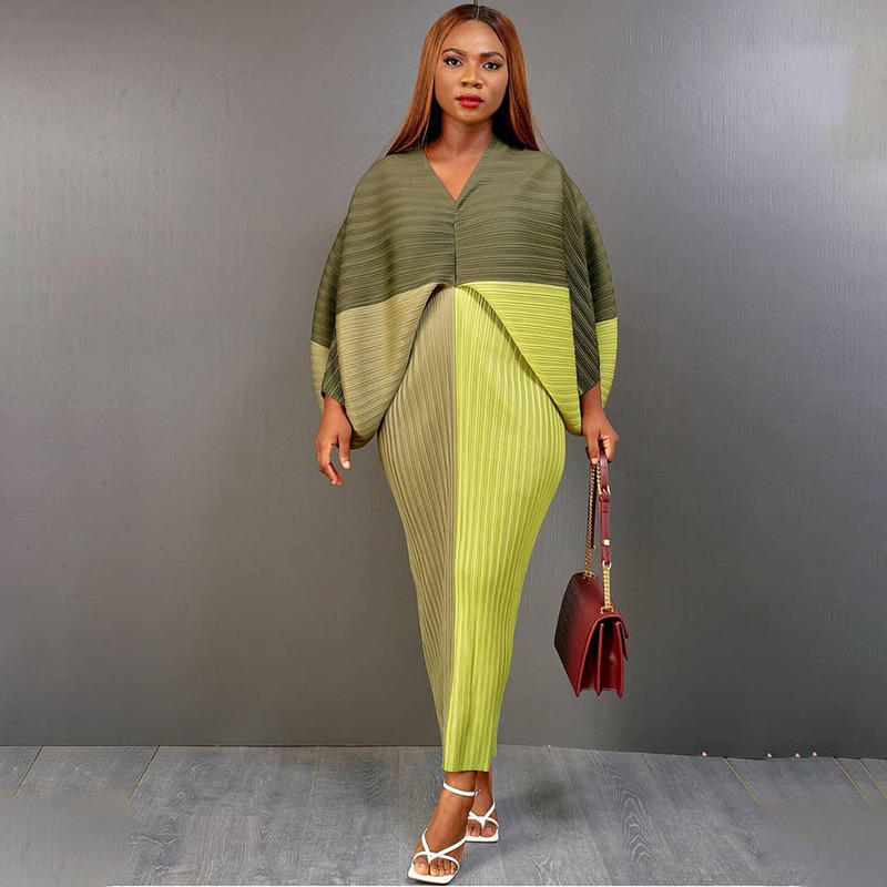 Casual Dresses Miyake Pleated Lantern Bat Sleeve AutumnWinter Temperament Stitching V-Neck Fashion Loose Dress Vestidos Fiesta Daifa 220912