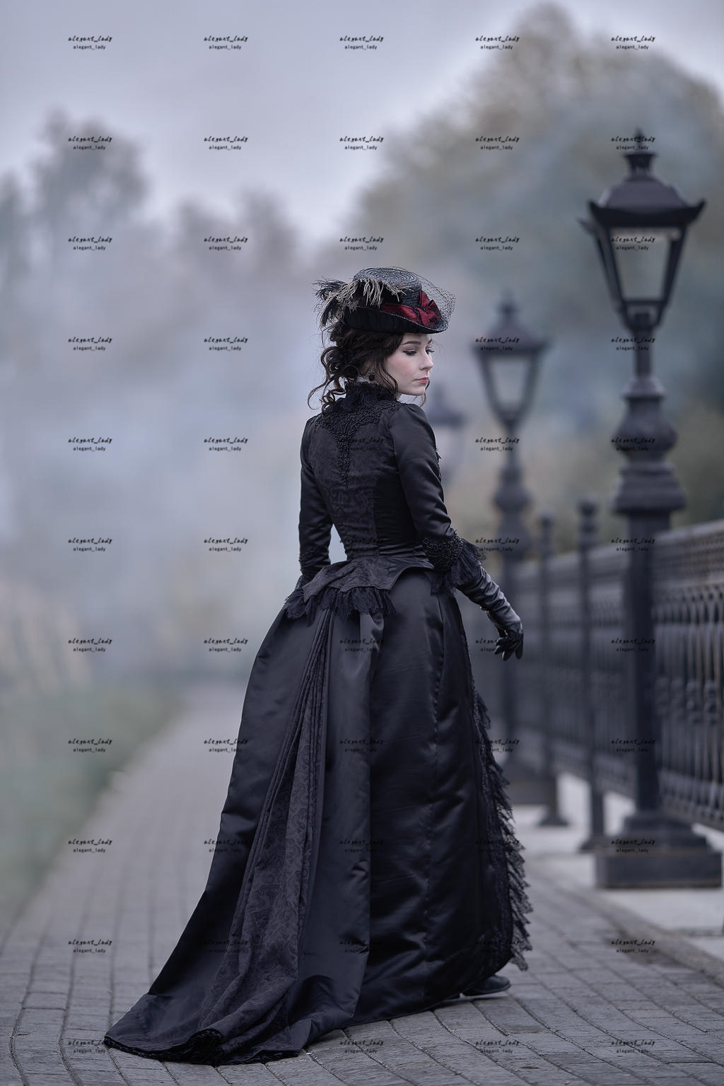 Victorian Steampunk Gothic Bustle Prom Dress with Train Long Sleeve Black Lace vintage costume Vampire Ball Gown Evening Dress