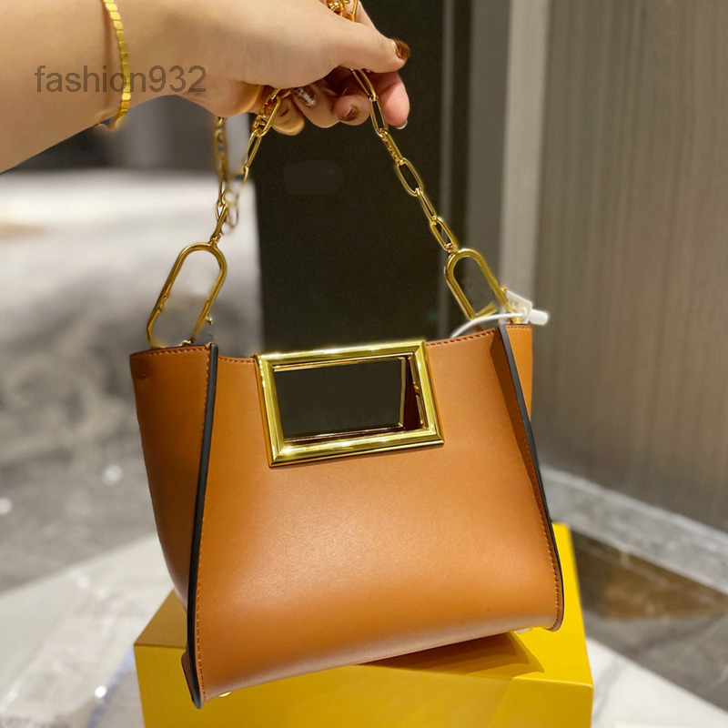 Evening Bags Shopping Totes Crossbody Messenger Bag Women Chains Handbag Brown Cowhide Material Hardware Handle Buckle Exposure Classic Female, Black gold
Evening Bags Shopping Totes Crossbody Messenger Bag Women Chains Handbag Brown Cowhide Material Hardware Handle Buckle Exposure Classic Female, Black gold
