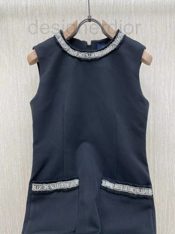 Casual Dresses designer Shenzhen Nanyou 2022 spring and summer new round neck beading technology shows thin high pockets the dress is elegant 7PFP, 2# packing bag
Casual Dresses designer Shenzhen Nanyou 2022 spring and summer new round neck beading technology shows thin high pockets the dress is elegant 7PFP, 2# packing bag
