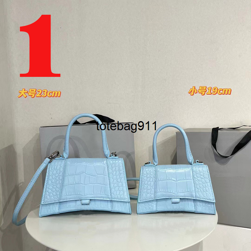 New Presbyopia Womens Shoulder Bags Mini Pillow Boston Women Bag One Shoulder Oblique 2022with box, Color2
New Presbyopia Womens Shoulder Bags Mini Pillow Boston Women Bag One Shoulder Oblique 2022with box, Color2