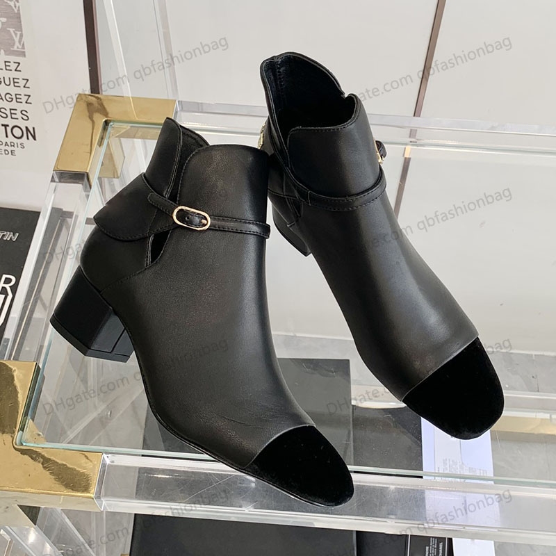 Womens Stiletto Heels Boots With Metal Letter Lambskin Fashion Black Wedding Party Shoe Designer BRound Toes Fall Winter Booties Chelsea Outdoor Casual Boot
Womens Stiletto Heels Boots With Metal Letter Lambskin Fashion Black Wedding Party Shoe Designer BRound Toes Fall Winter Booties Chelsea Outdoor Casual Boot