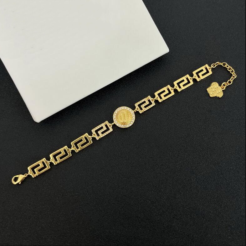 Fashion Basilisk Medusa card women Bracelet Necklace Stud Earring sets Brass 18K gold plated ladies Designer Jewelry Va-049L, Golden
Fashion Basilisk Medusa card women Bracelet Necklace Stud Earring sets Brass 18K gold plated ladies Designer Jewelry Va-049L, Golden