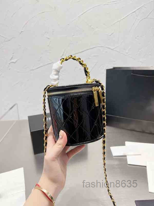 Coin Purses Designer Bag Crossbody MINI Bucket Bags Shoulder Clutch Wallet for Women Strap Fashion Single Messengers Purses 220531Multi Poc, Black patent leather
Coin Purses Designer Bag Crossbody MINI Bucket Bags Shoulder Clutch Wallet for Women Strap Fashion Single Messengers Purses 220531Multi Poc, Black patent leather
