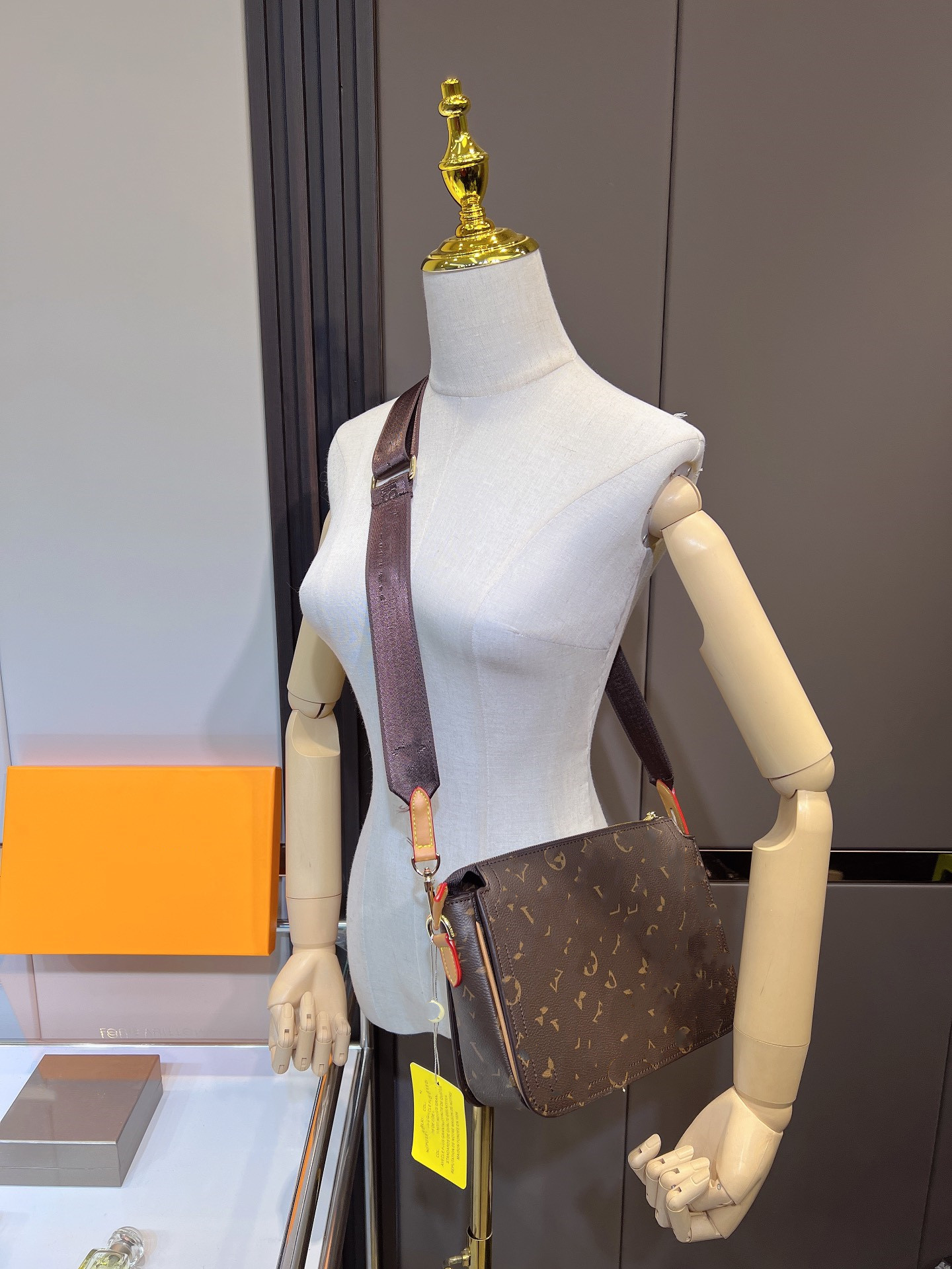 Designers Luxury Bags For Womens Louiseity 1 Viutonity Handbags LVS Crossbody Shoulder The Tote Bag multicolour Capacity Versatile 7A High Quality wallet UZS7, You can look more picture
Designers Luxury Bags For Womens Louiseity 1 Viutonity Handbags LVS Crossbody Shoulder The Tote Bag multicolour Capacity Versatile 7A High Quality wallet UZS7, You can look more picture