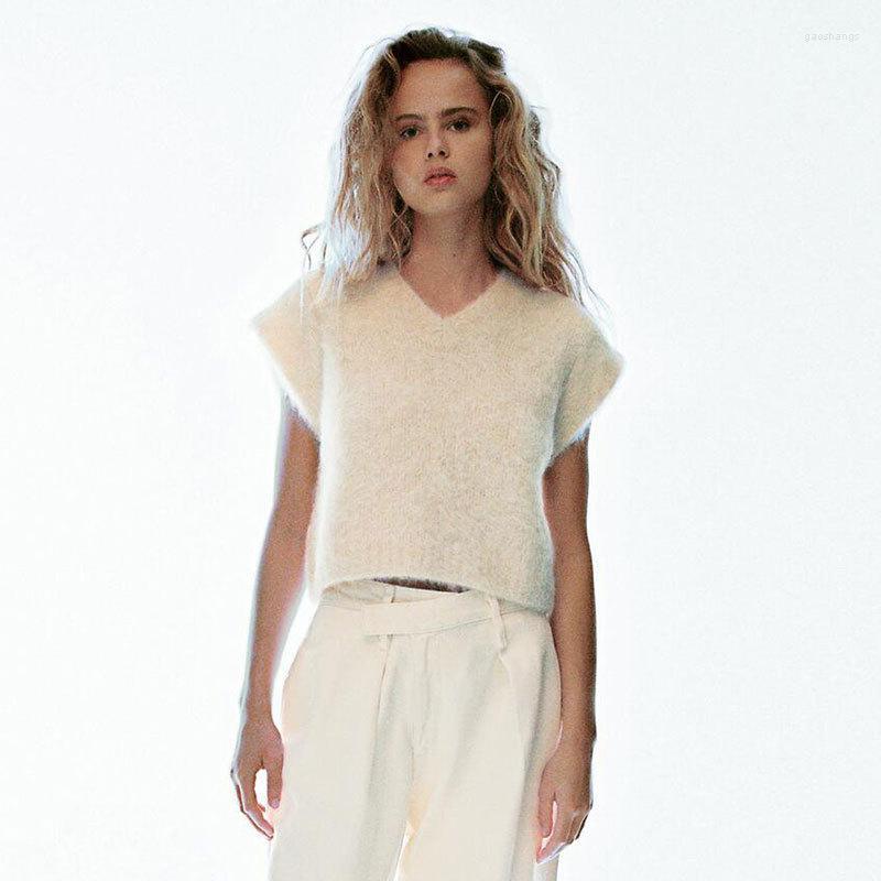 Women' Vests Sweater Vest Women 2022 Winter Casual Fashion Temperament Korean Commuter V-Neck Solid Color Knitted Women, White
Women' Vests Sweater Vest Women 2022 Winter Casual Fashion Temperament Korean Commuter V-Neck Solid Color Knitted Women, White