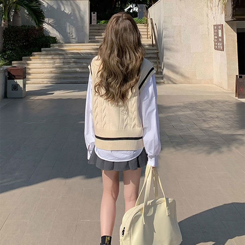 Women's Vests Deeptown Preppy Style Knitted Sweater Vest V-neck Oversize Korean Fashion Sleeveless Youth Jumper Casual White Pullover Female 2209