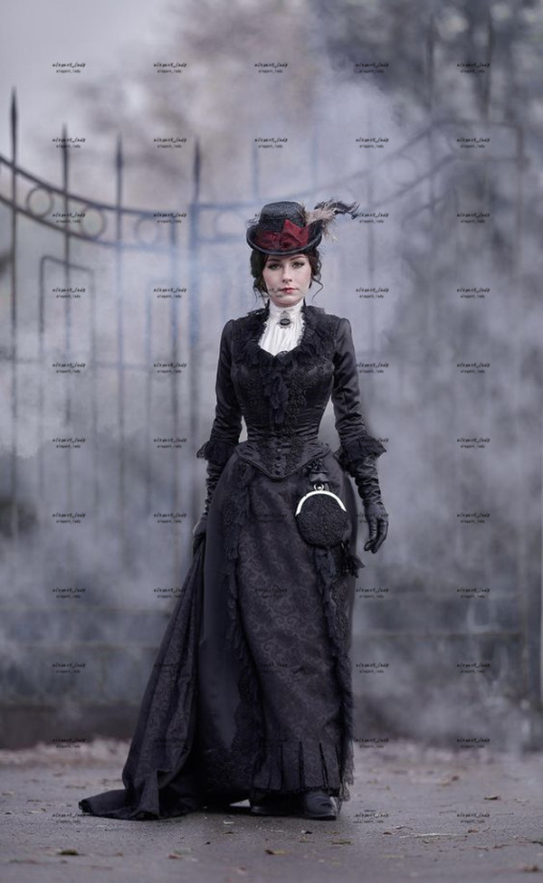 Victorian Steampunk Gothic Bustle Prom Dress with Train Long Sleeve Black Lace vintage costume Vampire Ball Gown Evening Dress