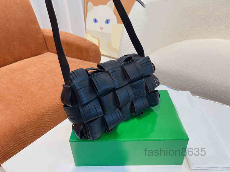 Evening Bags Woven Tofu Pillow Bag Real Leather Leisure Temperament Pleated Plaid Handbags Diagonal Chest Shoulder Square Crossbody Female, Blue
Evening Bags Woven Tofu Pillow Bag Real Leather Leisure Temperament Pleated Plaid Handbags Diagonal Chest Shoulder Square Crossbody Female, Blue
