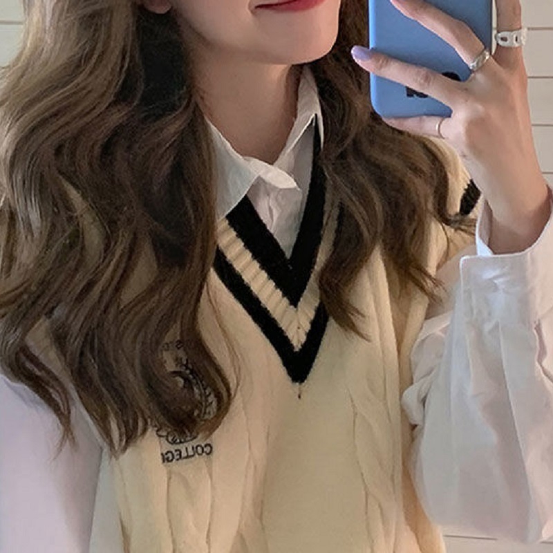 Women's Vests Deeptown Preppy Style Knitted Sweater Vest V-neck Oversize Korean Fashion Sleeveless Youth Jumper Casual White Pullover Female 2209