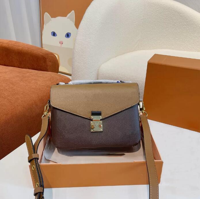 Embossing flower Luxury Designers bag pochette Men Women Handbag Messenger Bags Genuine Leather METIS Elegant Womens Shoulder Crossbody Bag wallet, 9 khaki embossing
Embossing flower Luxury Designers bag pochette Men Women Handbag Messenger Bags Genuine Leather METIS Elegant Womens Shoulder Crossbody Bag wallet, 9 khaki embossing