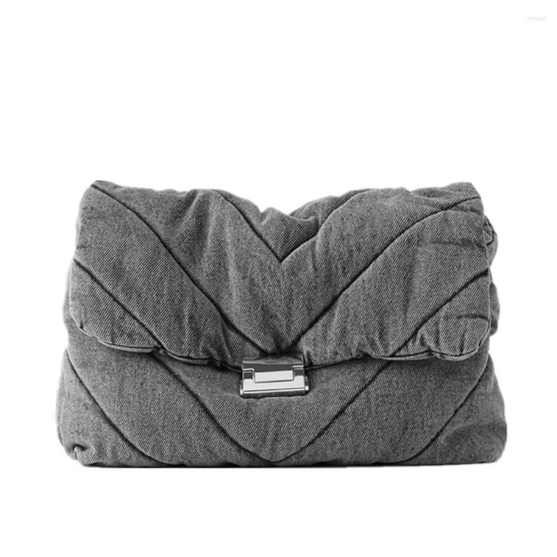 Evening Bags Vintage Blue Denim Women Shoulder Designer Jeans Handbags Luxury Chains Crossbody Bag Over Large CapacityTotes Female Purse
Evening Bags Vintage Blue Denim Women Shoulder Designer Jeans Handbags Luxury Chains Crossbody Bag Over Large CapacityTotes Female Purse