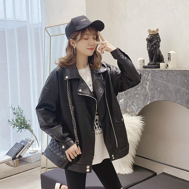 Women's Leather Loose Beige PU Faux Jacket Casual Female Zipper Street Wear Rivet Turn Down Collar Coat Motorbiker Autumn 2022 Women
Women's Leather Loose Beige PU Faux Jacket Casual Female Zipper Street Wear Rivet Turn Down Collar Coat Motorbiker Autumn 2022 Women