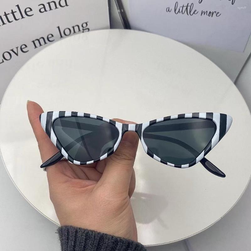 Sunglasses Small Square Personality Women Retro Black Gray Dark Glasses Desige Shade Sun Glass Outdoor UV400 2022
Sunglasses Small Square Personality Women Retro Black Gray Dark Glasses Desige Shade Sun Glass Outdoor UV400 2022