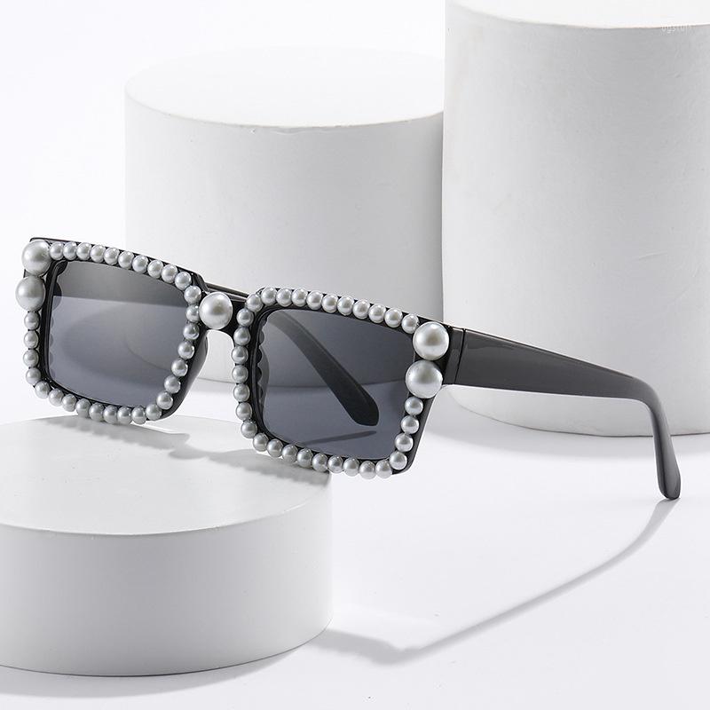Sunglasses 2022 Shiny Rhinestone Pearl Rectangle Women Luxury Diamond Punk Square Sun Glasses Men UV400 Shades Fashion Eyewear
Sunglasses 2022 Shiny Rhinestone Pearl Rectangle Women Luxury Diamond Punk Square Sun Glasses Men UV400 Shades Fashion Eyewear