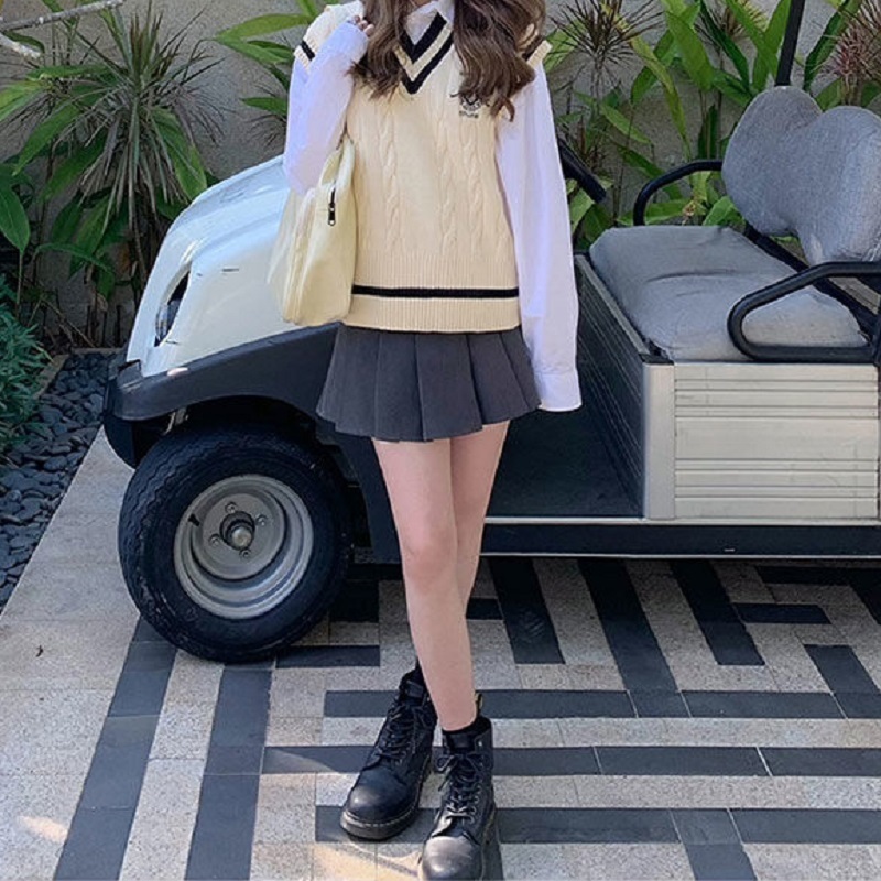 Women's Vests Deeptown Preppy Style Knitted Sweater Vest V-neck Oversize Korean Fashion Sleeveless Youth Jumper Casual White Pullover Female 2209