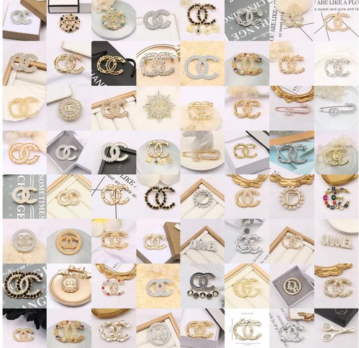 23ss Lots Style Brand Designer Letters Brooch Famous Letters Tassel Pearl Luxury Couples Crystal Rhinestone Suit Pin Dress Jewelry Accessories Mix Random Send
23ss Lots Style Brand Designer Letters Brooch Famous Letters Tassel Pearl Luxury Couples Crystal Rhinestone Suit Pin Dress Jewelry Accessories Mix Random Send