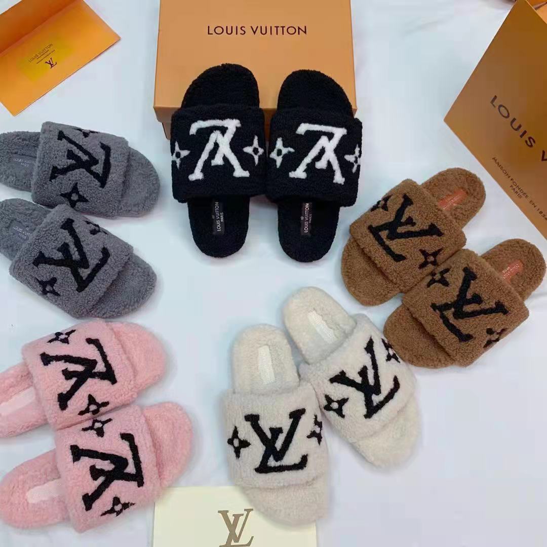 Womens Slippers Ladies Wool Slides Sandals Girl Flip Flop Classic Sandals Luxury Designer Winter Fur Fluffy Furry Warm Letters Comfortable Fuzzy size 35-40