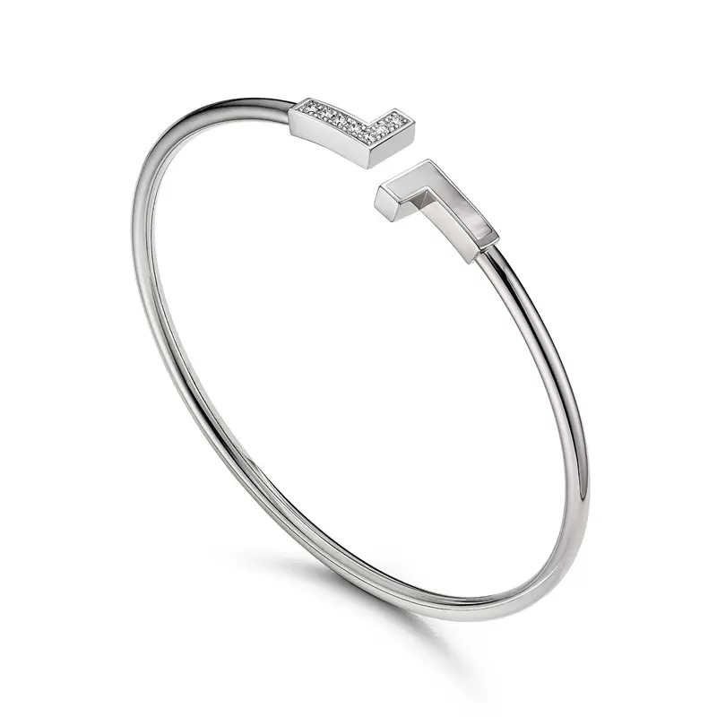 925 Silver women cuff Double "T" Wristband Bangle Fritillaria Women's Bracelet 17cm Open Designer Bracelets Adjustment original logo Fashion jewelry engagement Gift
925 Silver women cuff Double "T" Wristband Bangle Fritillaria Women's Bracelet 17cm Open Designer Bracelets Adjustment original logo Fashion jewelry engagement Gift