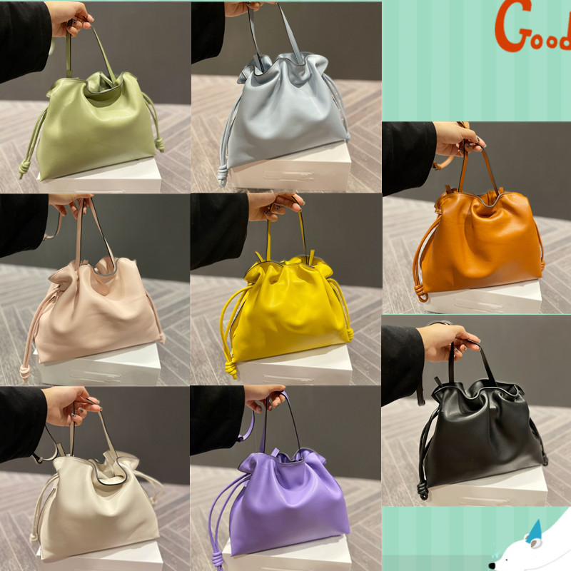 Designer Shiny Napa Cow Leather Flamenco Clutch Bag Taotulv Bucket Bag Dark Chocolate Color Straddle Bags Red Single Shoulder Pull Rope Tightening, 1*
Designer Shiny Napa Cow Leather Flamenco Clutch Bag Taotulv Bucket Bag Dark Chocolate Color Straddle Bags Red Single Shoulder Pull Rope Tightening, 1*