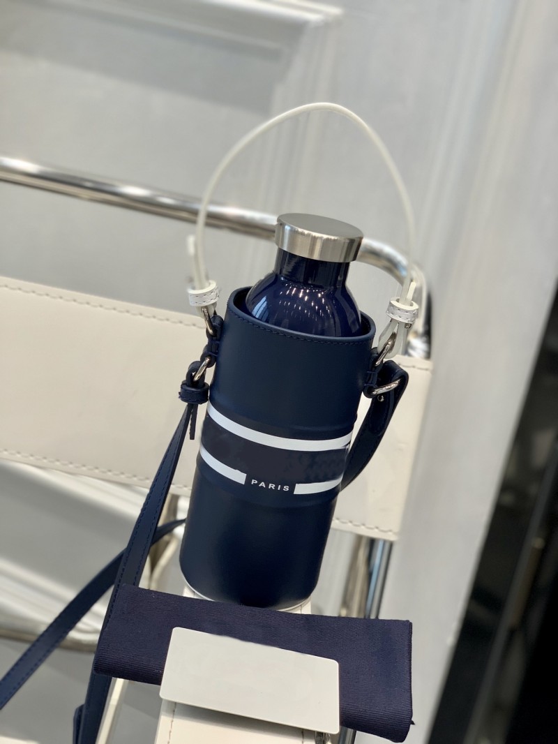 Fashion Designed Water Bottles Luxury Brand portable Vacuum Cup camping kettle stainless steel With Gift Box, White
Fashion Designed Water Bottles Luxury Brand portable Vacuum Cup camping kettle stainless steel With Gift Box, White
