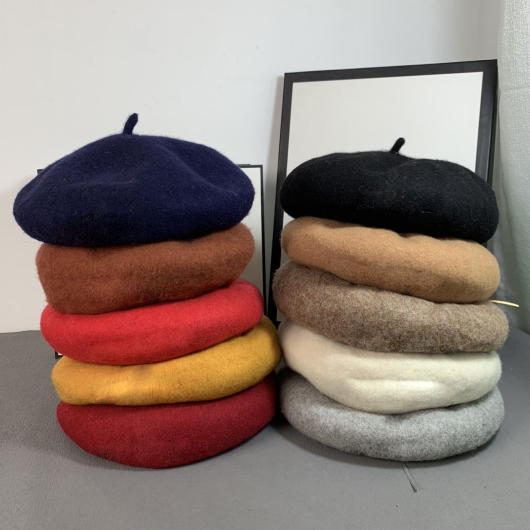 22ss Women's luxury brand designer berets fashion autumn and winter wool fleece letter printing hat, Red
22ss Women's luxury brand designer berets fashion autumn and winter wool fleece letter printing hat, Red
