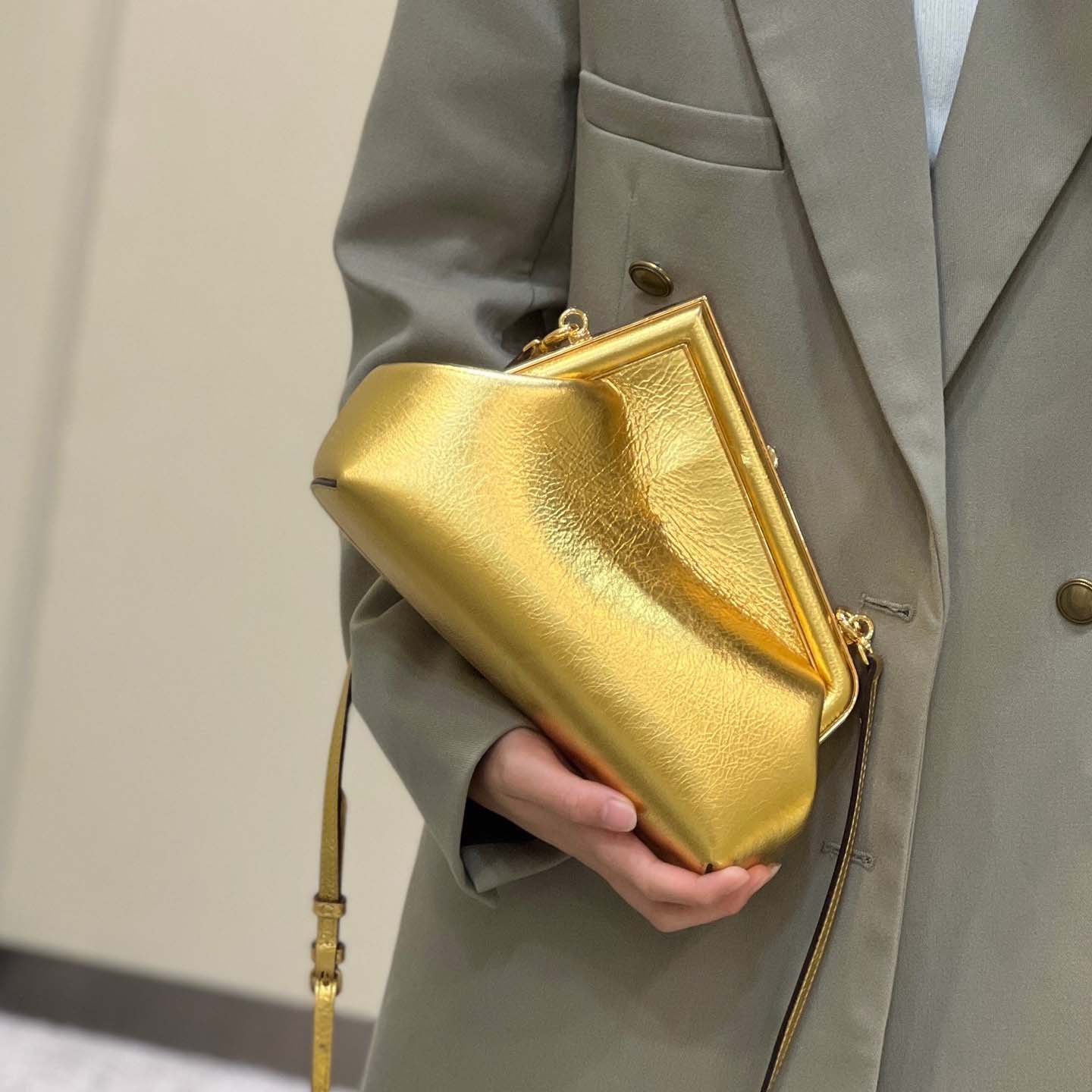 Women Fashion Shoulder Bags Womens Crossbody Bag Chain Handbag Genuine Leather Cross body Purse Woman Gold Evening Bag
Women Fashion Shoulder Bags Womens Crossbody Bag Chain Handbag Genuine Leather Cross body Purse Woman Gold Evening Bag