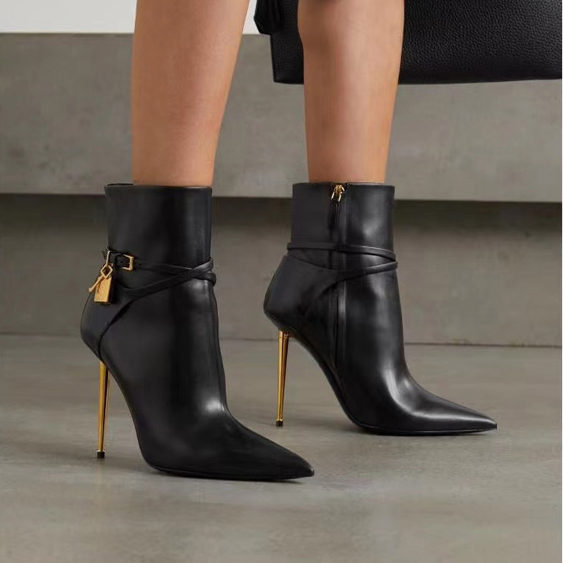 stiletto Ankle boots designer Golden lock buckle decorate womens shoes 100% Cowskin Cashmere zipper pointed toes Combat bootie 10CM high heeled Fashion Boot 35-42, Ff 6.5cm
stiletto Ankle boots designer Golden lock buckle decorate womens shoes 100% Cowskin Cashmere zipper pointed toes Combat bootie 10CM high heeled Fashion Boot 35-42, Ff 6.5cm
