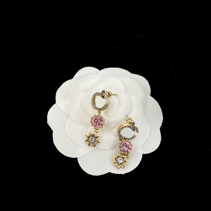Designer Hoop Stud Earrings For Women Luxurys Designers Letter Earrings Love Colorful Pearl Earring Wedding
Designer Hoop Stud Earrings For Women Luxurys Designers Letter Earrings Love Colorful Pearl Earring Wedding