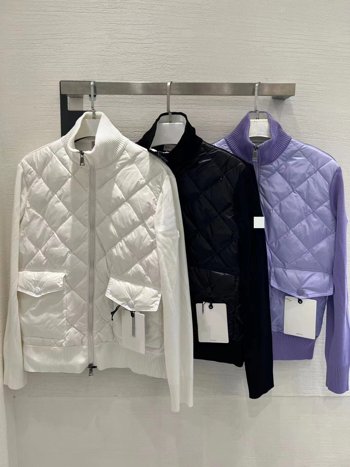 Highs Quality France Luxury Brand womens down jacket Designers Mens S Clothing Size S-L, Sold out
Highs Quality France Luxury Brand womens down jacket Designers Mens S Clothing Size S-L, Sold out
