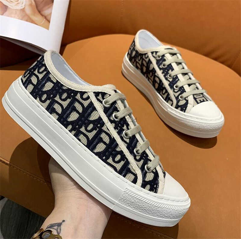 Fashion Women's Dress Shoes high quality Embroidered canvas shoe female Classic Design flat base shoe ladies work shoes
Fashion Women's Dress Shoes high quality Embroidered canvas shoe female Classic Design flat base shoe ladies work shoes