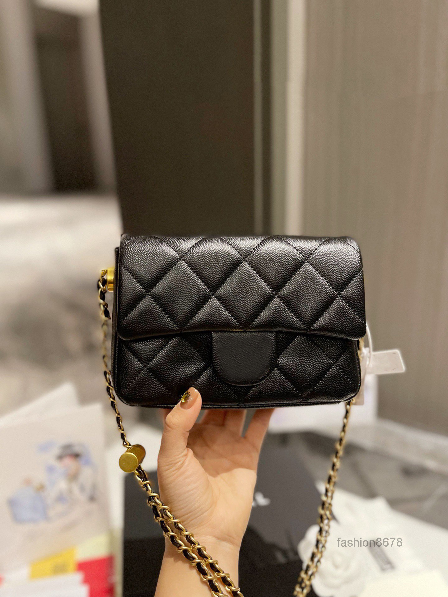 Evening Bags 2022 Quality Women Luxury Designer Crossbody Shoulder Bags Medium flap Handbag bag Classic Purse Gold Metal Chain Top, Black
Evening Bags 2022 Quality Women Luxury Designer Crossbody Shoulder Bags Medium flap Handbag bag Classic Purse Gold Metal Chain Top, Black