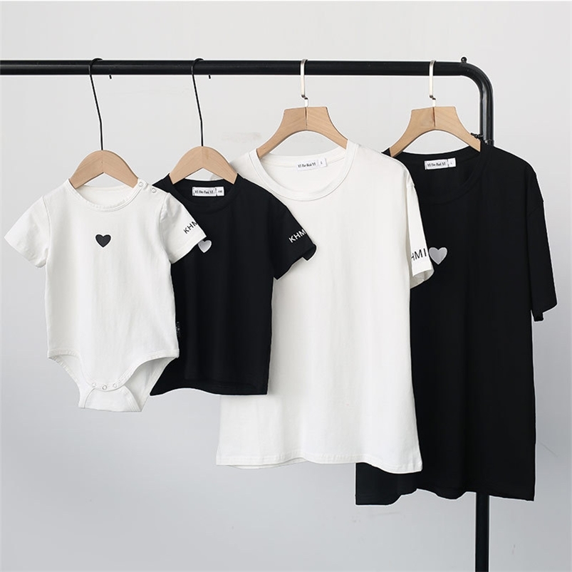 Family Matching Outfits Summer Parent-child T-shirts Casual Children's Clothing Korean Family Outfit Leisure Small Love Short Sleeve Top Look 220914, Black
Family Matching Outfits Summer Parent-child T-shirts Casual Children's Clothing Korean Family Outfit Leisure Small Love Short Sleeve Top Look 220914, Black