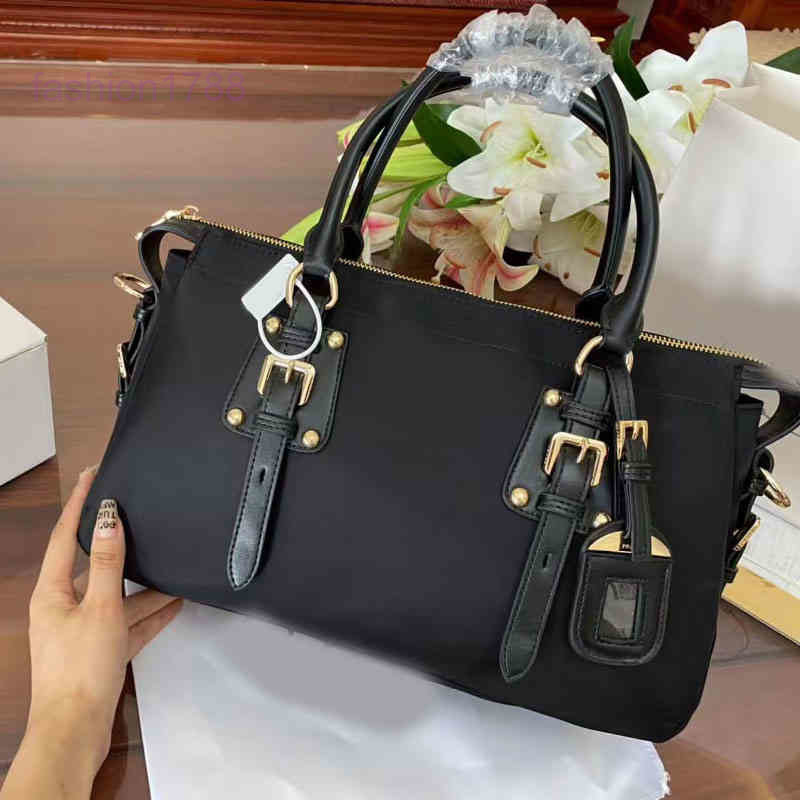 Evening Bags Vintage Designer Tote Bag Women Top Quality Parachute Handbags Large Capacity Lady Shopping Bags, Black
Evening Bags Vintage Designer Tote Bag Women Top Quality Parachute Handbags Large Capacity Lady Shopping Bags, Black