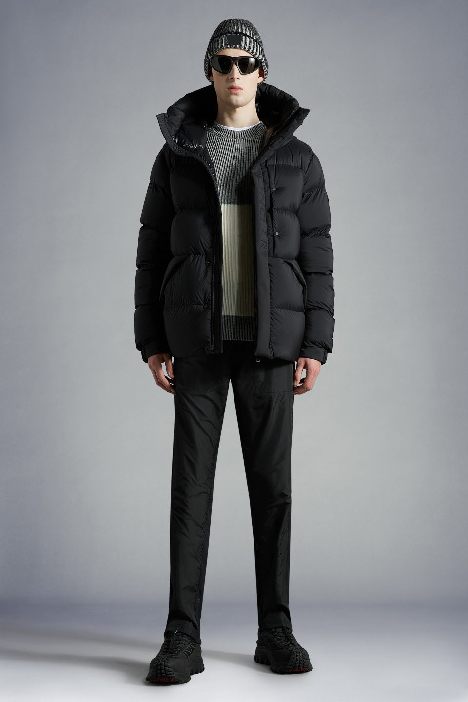 'Madeira' 20SS mens down jacket Designers Men S Clothing 3 Colors Highs Quality France Tide Brand coats size1-5, Black
'Madeira' 20SS mens down jacket Designers Men S Clothing 3 Colors Highs Quality France Tide Brand coats size1-5, Black