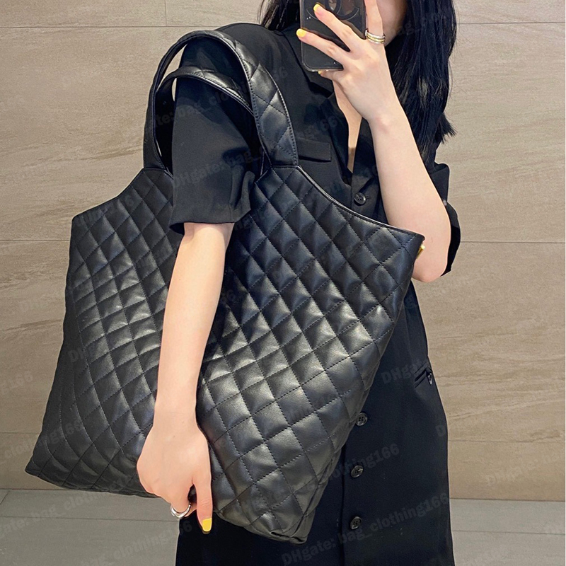 Totes Designer Handbags Women Shopping Bags Black Quilted Lambskin Large Capacity With Zipped Pouch Brass Metal Hardware Luxuries Designers Women Bag Tote Purses
Totes Designer Handbags Women Shopping Bags Black Quilted Lambskin Large Capacity With Zipped Pouch Brass Metal Hardware Luxuries Designers Women Bag Tote Purses