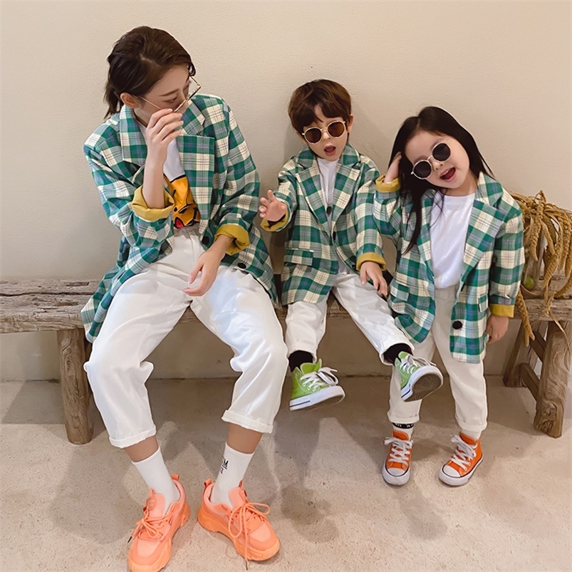 Family Matching Outfits Autumn mother daughter and son fashion plaid suit jackets family matching coats parent-child outfit 220914