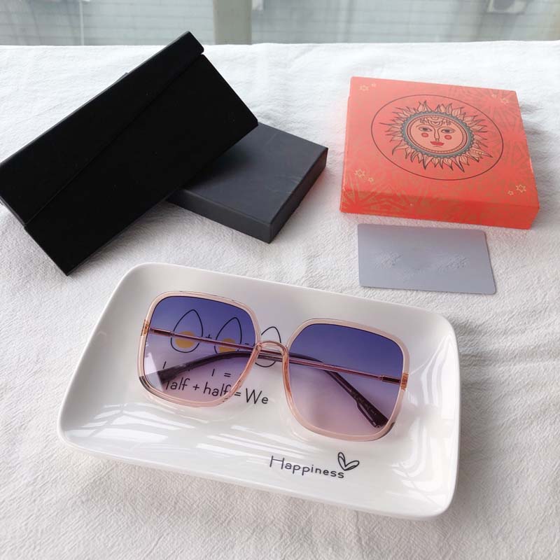 womens sunglasses Sos1 style classic square all-match Ultra light frame eyewear simple design personalized gradient color matching Generous size 59 17 145
womens sunglasses Sos1 style classic square all-match Ultra light frame eyewear simple design personalized gradient color matching Generous size 59 17 145