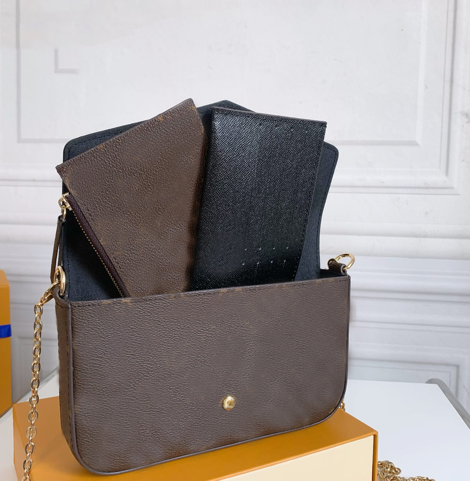 30 felicie Pochette Shoulder Bag 3 piece/set Clutch Wallet Diagonal detachable chain envelope-style flap Crossbody bags Luxurys designer Purse With Box, Customize
30 felicie Pochette Shoulder Bag 3 piece/set Clutch Wallet Diagonal detachable chain envelope-style flap Crossbody bags Luxurys designer Purse With Box, Customize