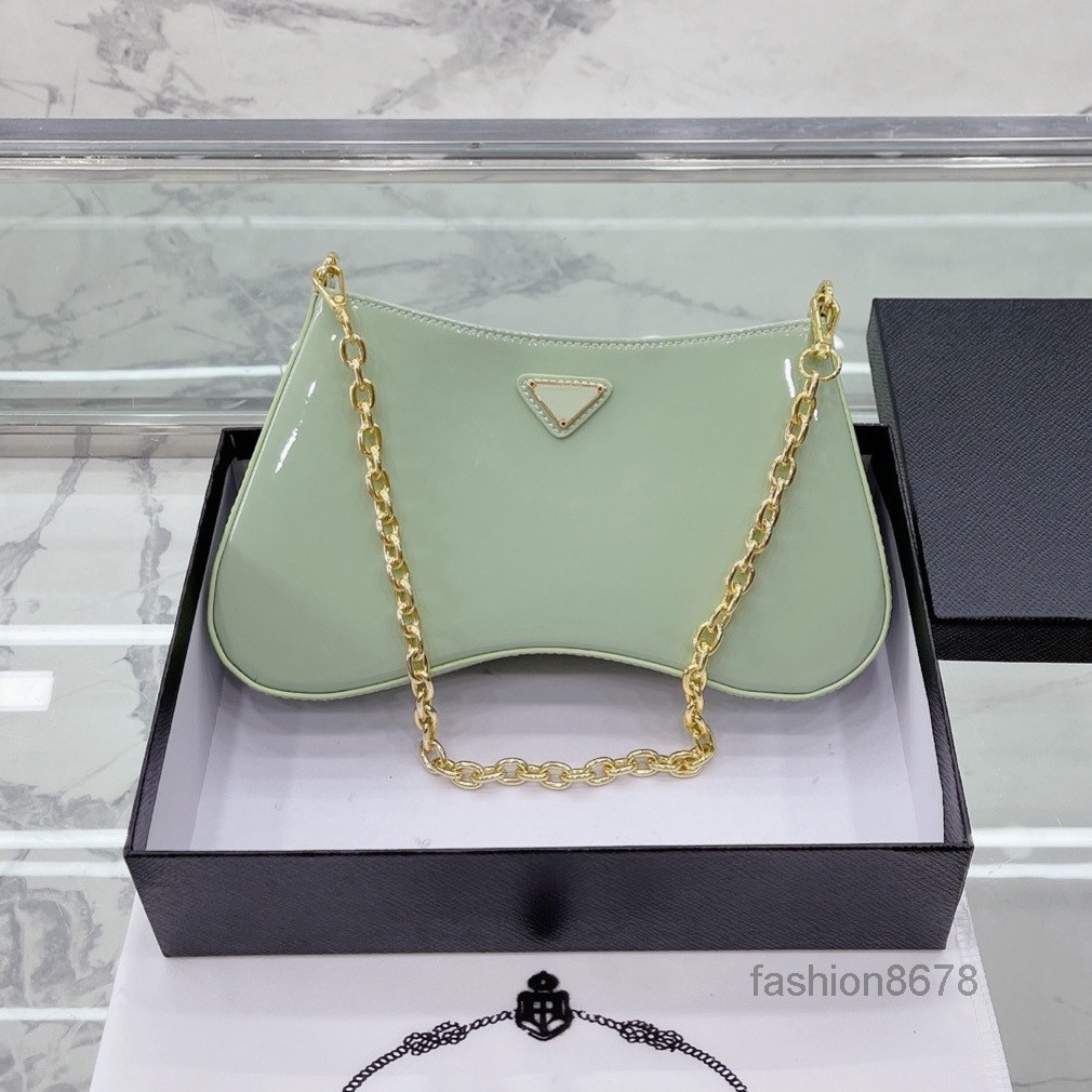 Evening Bags Fashion Women Shoulder Bags Ladies Chain Cross Body Bag Patent Leather Heart Shape Design Luxury Handbag Clutch Purses Famous
Evening Bags Fashion Women Shoulder Bags Ladies Chain Cross Body Bag Patent Leather Heart Shape Design Luxury Handbag Clutch Purses Famous