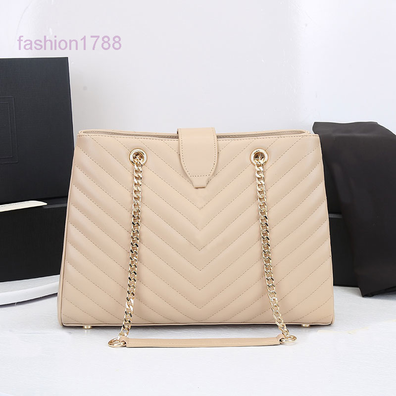 Evening Bags Handbag Axillary Bag Shopping Bag Shoulder Bags Fashion Quilted Decoration Hardware Chain HighCapacity Simple Atmosphere
Evening Bags Handbag Axillary Bag Shopping Bag Shoulder Bags Fashion Quilted Decoration Hardware Chain HighCapacity Simple Atmosphere