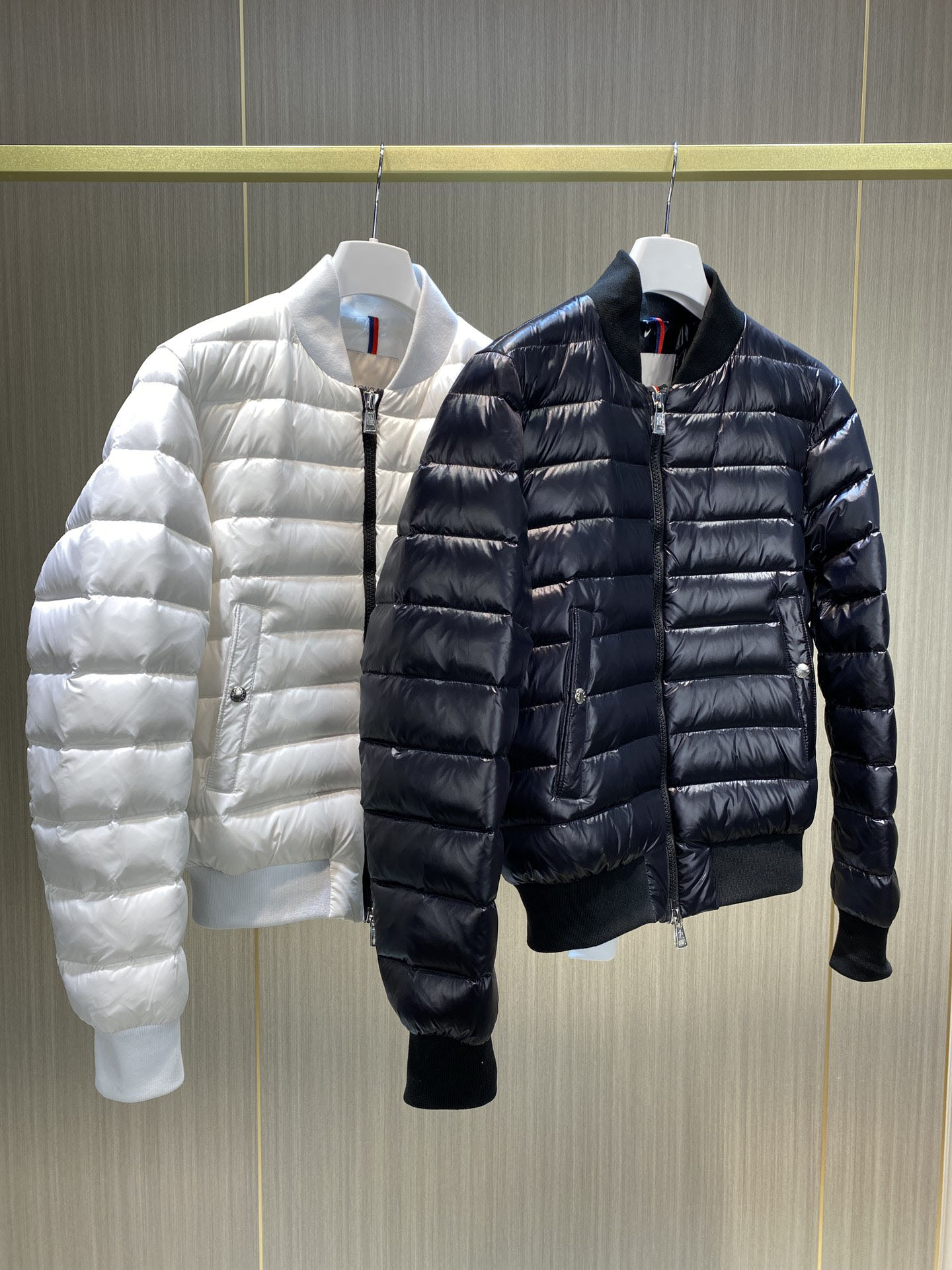 Monclair 2 Colors maya down jackets mens and womens 'NFC' France monclair Luxurys Brand Highs quality jacket Same style for men ands women Size --5, Sold out
Monclair 2 Colors maya down jackets mens and womens 'NFC' France monclair Luxurys Brand Highs quality jacket Same style for men ands women Size --5, Sold out