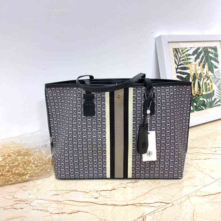 Designer Burchs Handbags Torys Tote bag TB luxuries designers women crossbody Handbag Shoulder totes bags purses wallet FZJZ, No bags
Designer Burchs Handbags Torys Tote bag TB luxuries designers women crossbody Handbag Shoulder totes bags purses wallet FZJZ, No bags