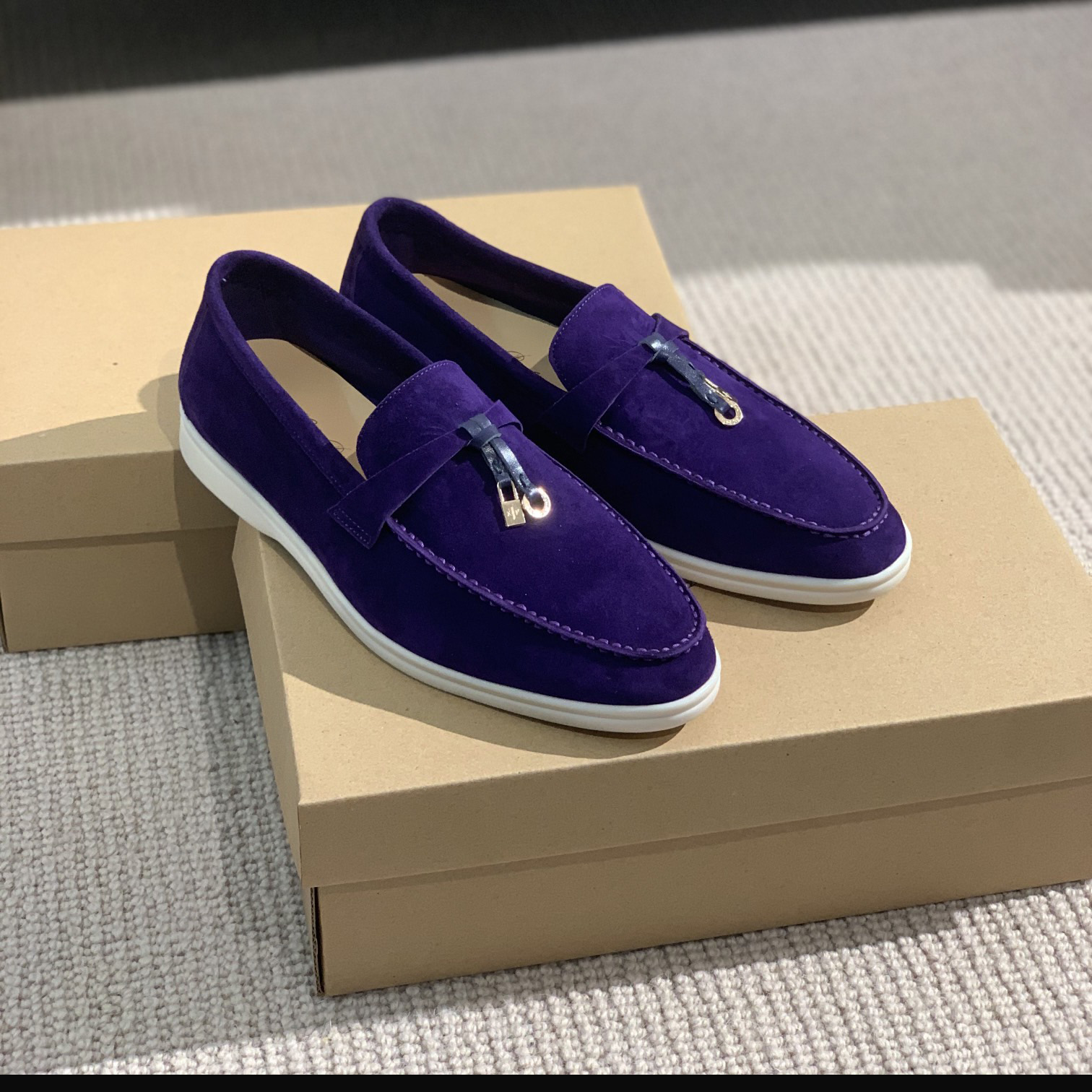 LP PIANA Summer Charms embellished Walk suede loafers shoes Fashion Genuine leather casual slip on flats women Luxury Designers flat Dress shoe factory footwear
LP PIANA Summer Charms embellished Walk suede loafers shoes Fashion Genuine leather casual slip on flats women Luxury Designers flat Dress shoe factory footwear